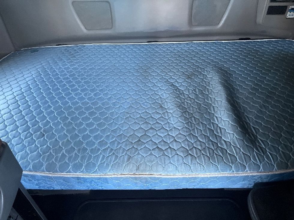 Sleeper Tractor-Heavy Duty Tractors-International-2020-LT625-El Paso-TX-758,313\n\t\tmiles-$ 28,000 - Image 17