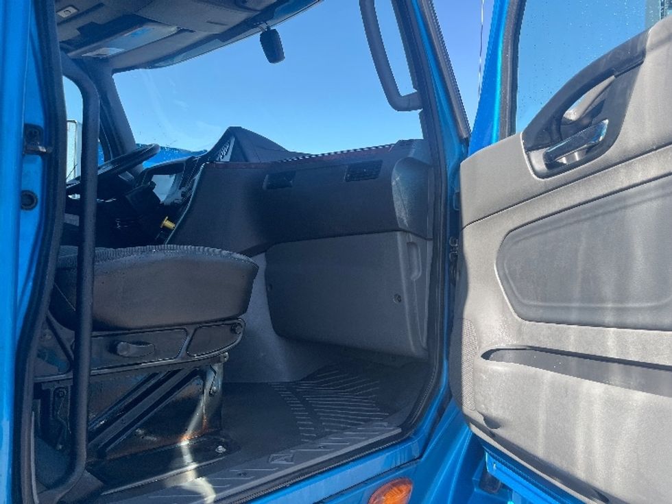 Sleeper Tractor-Heavy Duty Tractors-International-2020-LT625-El Paso-TX-759,333\n\t\tmiles-$ 28,000 - Image 13
