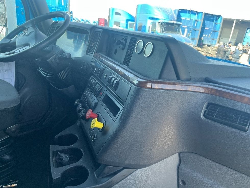 Sleeper Tractor-Heavy Duty Tractors-International-2020-LT625-El Paso-TX-759,333\n\t\tmiles-$ 28,000 - Image 15