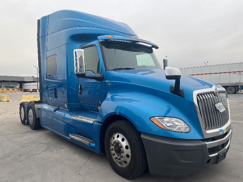 Sleeper Tractor-Heavy Duty Tractors-International-2020-LT625-El Paso-TX-759,368\n\t\tmiles-$ 28,000 - Image 1
