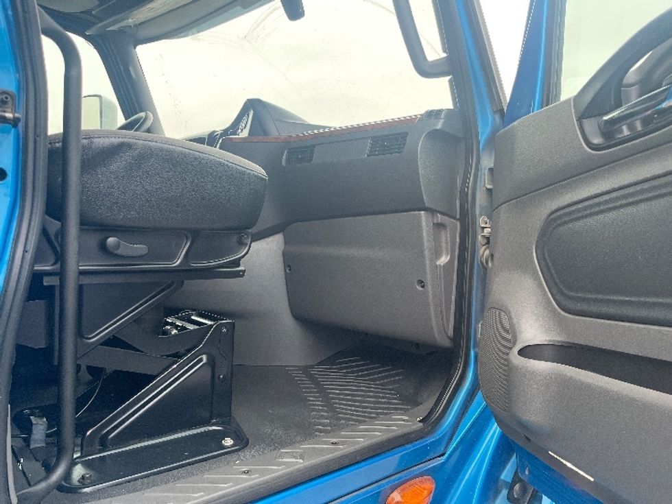 Sleeper Tractor-Heavy Duty Tractors-International-2020-LT625-El Paso-TX-759,368\n\t\tmiles-$ 28,000 - Image 13