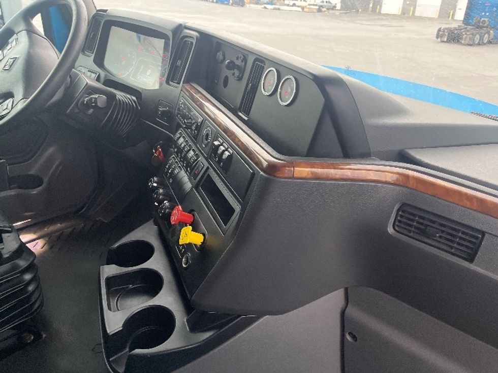 Sleeper Tractor-Heavy Duty Tractors-International-2020-LT625-El Paso-TX-759,368\n\t\tmiles-$ 28,000 - Image 15