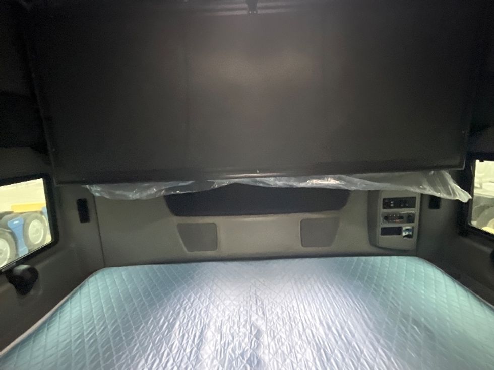 Sleeper Tractor-Heavy Duty Tractors-International-2020-LT625-El Paso-TX-759,368\n\t\tmiles-$ 28,000 - Image 16