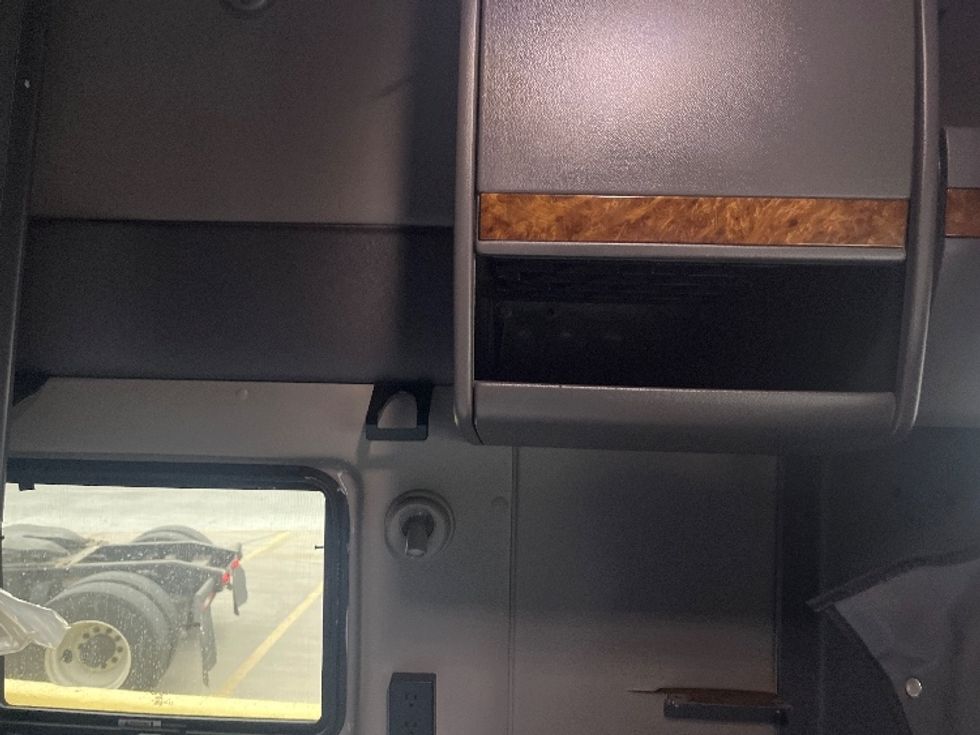 Sleeper Tractor-Heavy Duty Tractors-International-2020-LT625-El Paso-TX-759,368\n\t\tmiles-$ 28,000 - Image 18