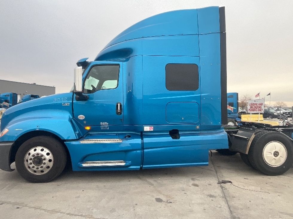 Sleeper Tractor-Heavy Duty Tractors-International-2020-LT625-El Paso-TX-759,368\n\t\tmiles-$ 28,000 - Image 4