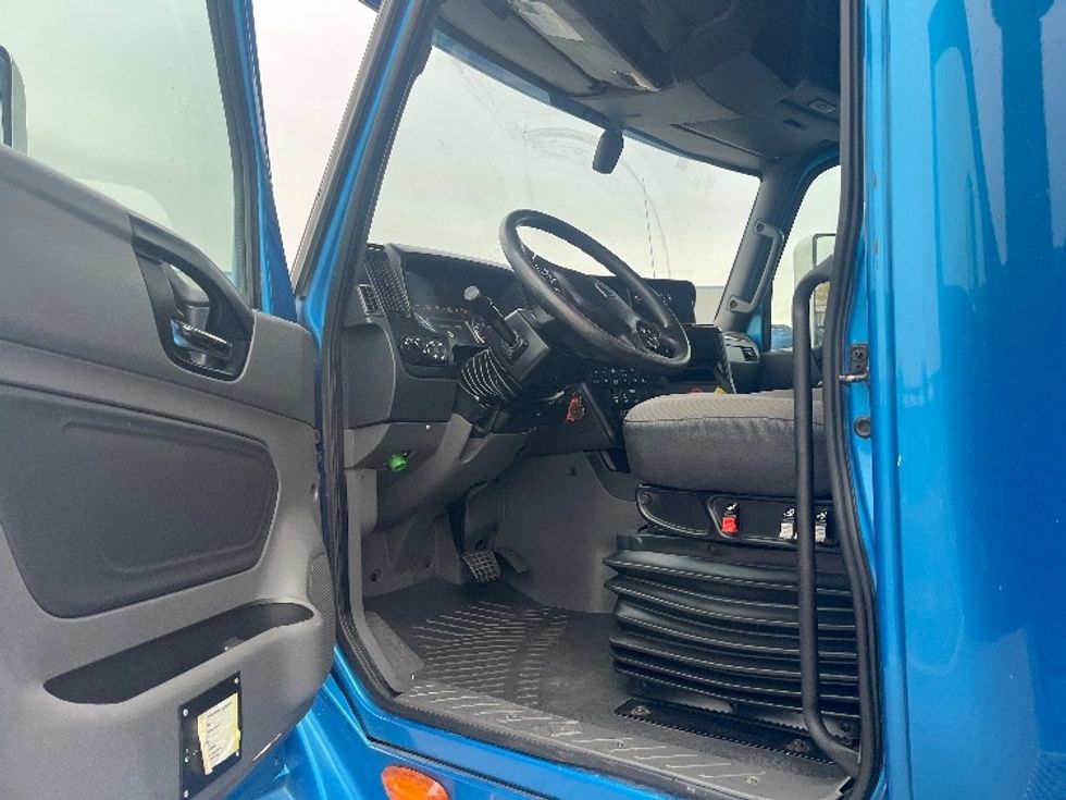 Sleeper Tractor-Heavy Duty Tractors-International-2020-LT625-El Paso-TX-759,368\n\t\tmiles-$ 28,000 - Image 9