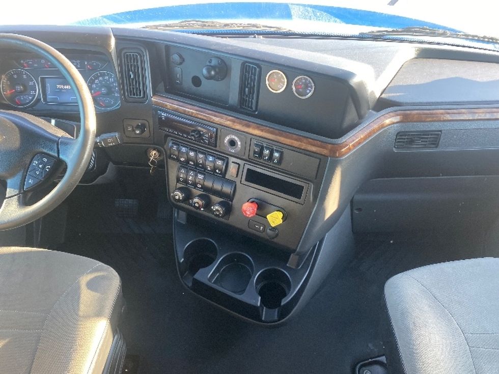 Sleeper Tractor-Heavy Duty Tractors-International-2020-LT625-El Paso-TX-759,446\n\t\tmiles-$ 28,000 - Image 12