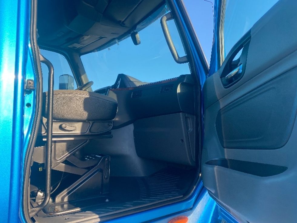 Sleeper Tractor-Heavy Duty Tractors-International-2020-LT625-El Paso-TX-759,446\n\t\tmiles-$ 28,000 - Image 13