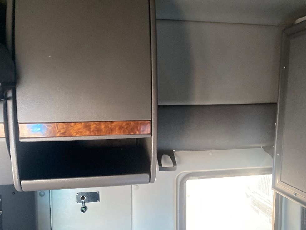 Sleeper Tractor-Heavy Duty Tractors-International-2020-LT625-El Paso-TX-759,446\n\t\tmiles-$ 28,000 - Image 19