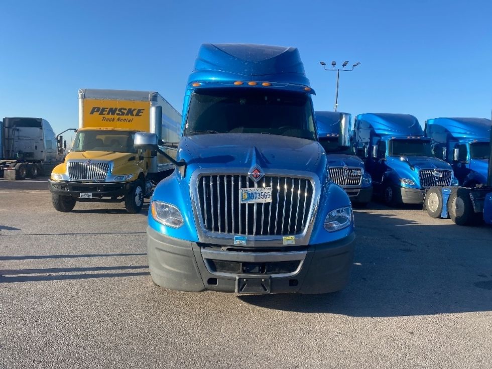 Sleeper Tractor-Heavy Duty Tractors-International-2020-LT625-El Paso-TX-759,446\n\t\tmiles-$ 28,000 - Image 2