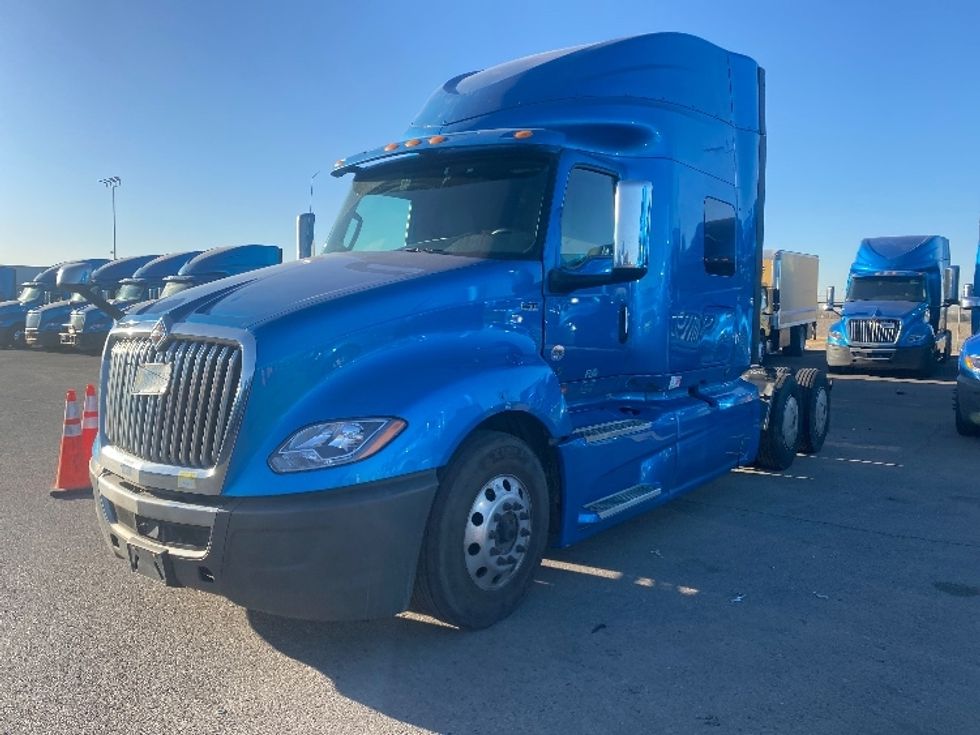 Sleeper Tractor-Heavy Duty Tractors-International-2020-LT625-El Paso-TX-759,446\n\t\tmiles-$ 28,000 - Image 3