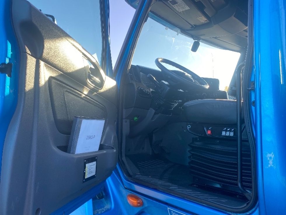 Sleeper Tractor-Heavy Duty Tractors-International-2020-LT625-El Paso-TX-759,446\n\t\tmiles-$ 28,000 - Image 9