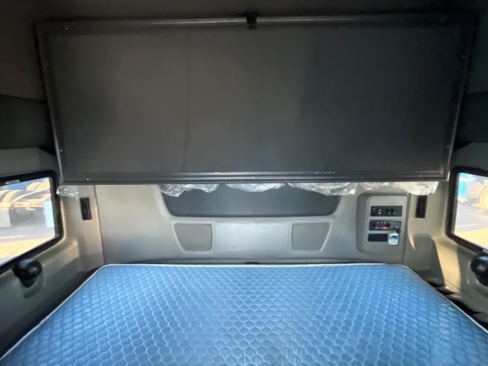 Sleeper Tractor-Heavy Duty Tractors-International-2020-LT625-El Paso-TX-764,519\n\t\tmiles-$ 28,000 - Image 16