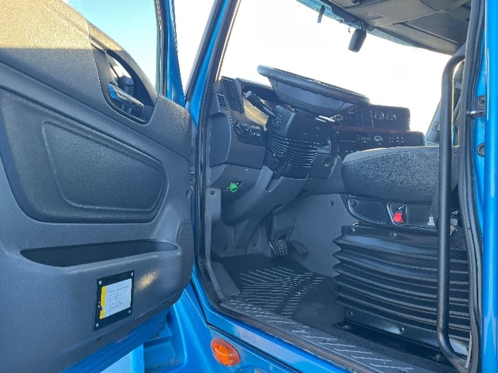 Sleeper Tractor-Heavy Duty Tractors-International-2020-LT625-El Paso-TX-764,519\n\t\tmiles-$ 28,000 - Image 9