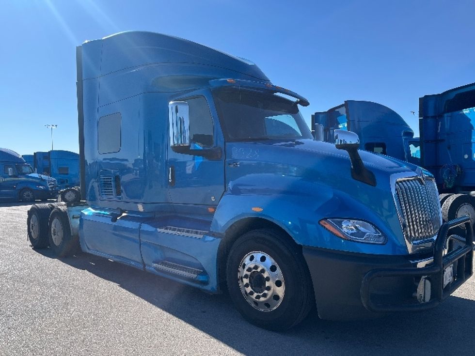 Sleeper Tractor-Heavy Duty Tractors-International-2020-LT625-El Paso-TX-764,890\n\t\tmiles-$ 28,000 - Image 1