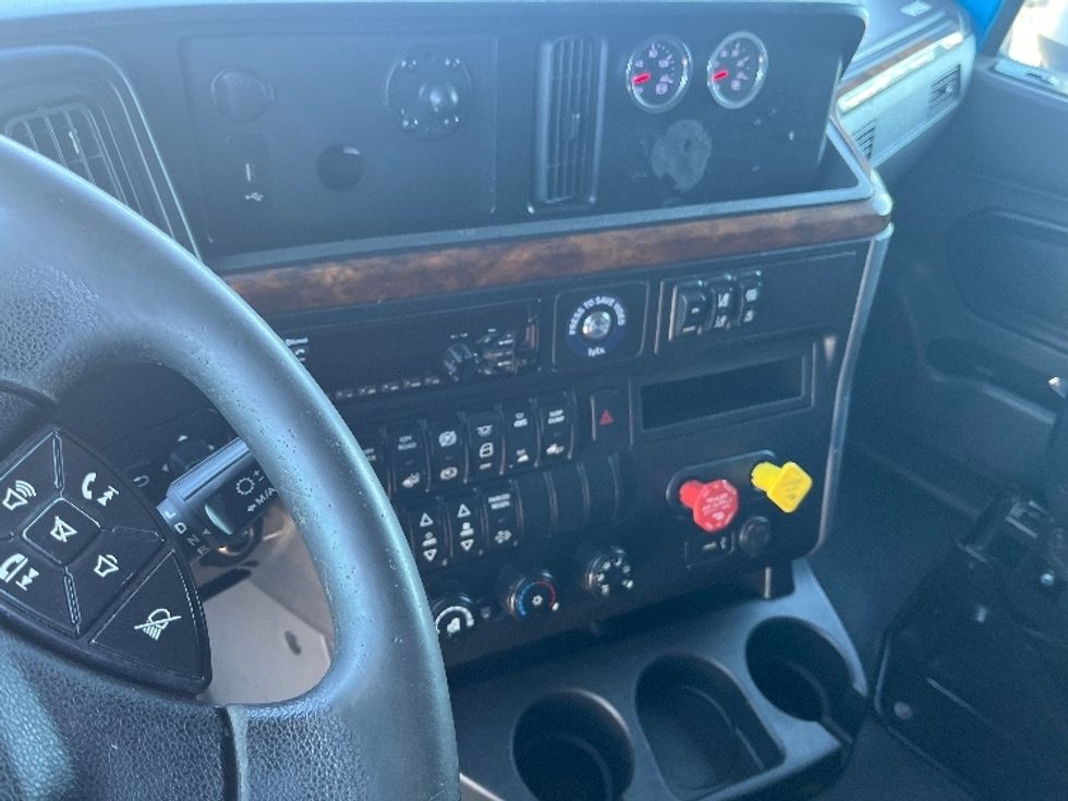 Sleeper Tractor-Heavy Duty Tractors-International-2020-LT625-El Paso-TX-764,890\n\t\tmiles-$ 28,000 - Image 10