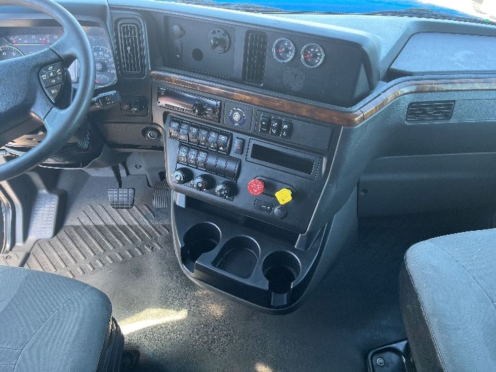 Sleeper Tractor-Heavy Duty Tractors-International-2020-LT625-El Paso-TX-764,890\n\t\tmiles-$ 28,000 - Image 12