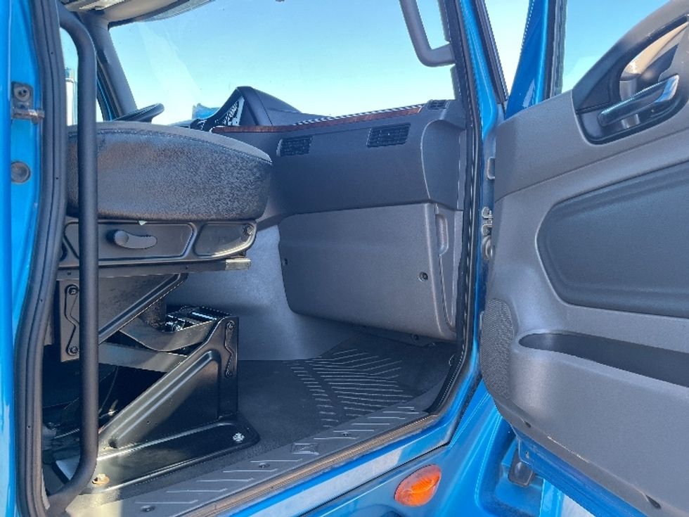 Sleeper Tractor-Heavy Duty Tractors-International-2020-LT625-El Paso-TX-764,890\n\t\tmiles-$ 28,000 - Image 13