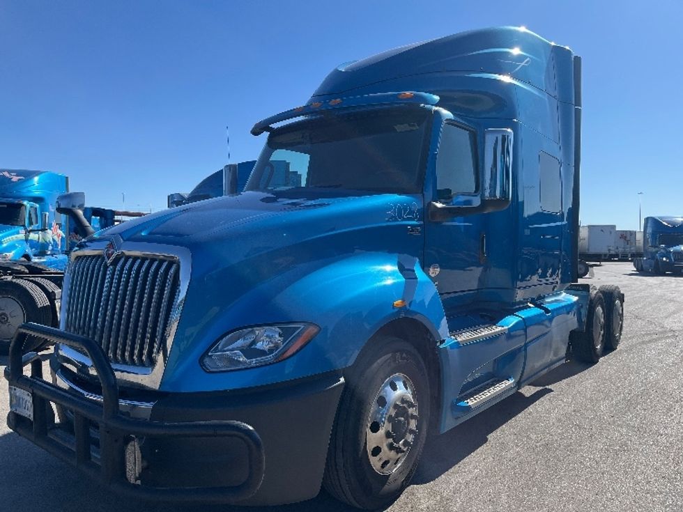Sleeper Tractor-Heavy Duty Tractors-International-2020-LT625-El Paso-TX-764,890\n\t\tmiles-$ 28,000 - Image 3