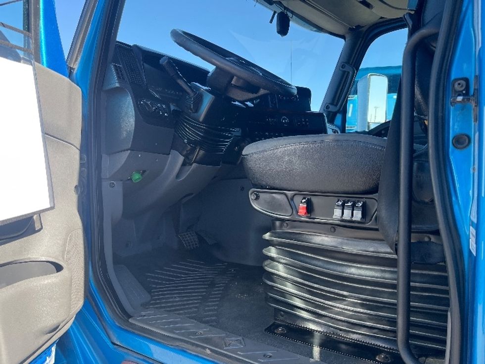 Sleeper Tractor-Heavy Duty Tractors-International-2020-LT625-El Paso-TX-764,890\n\t\tmiles-$ 28,000 - Image 9