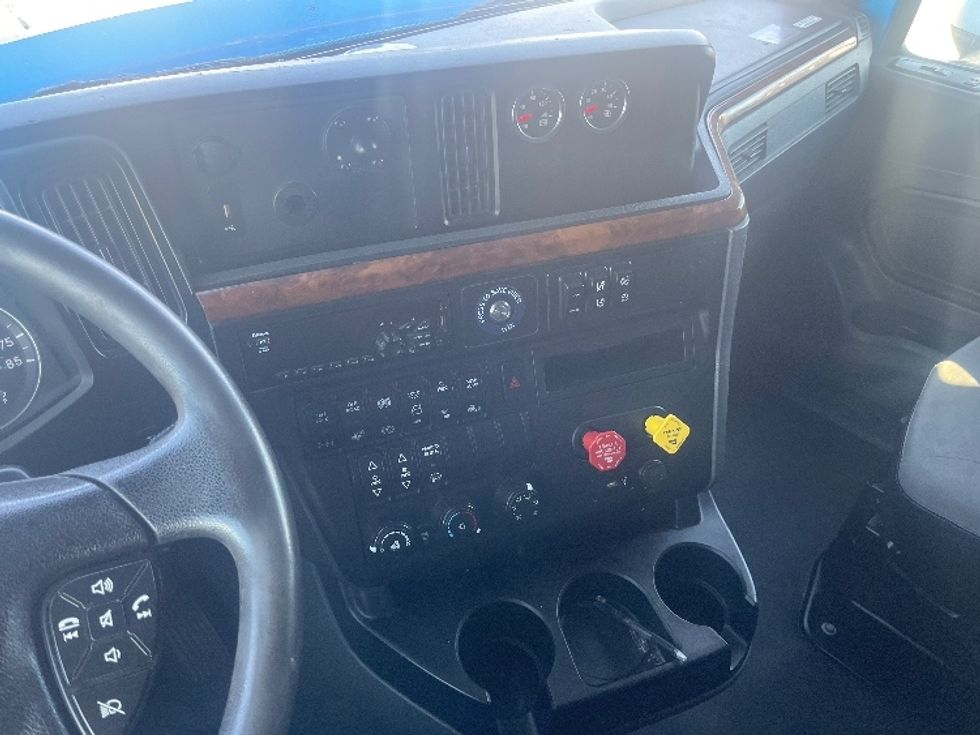 Sleeper Tractor-Heavy Duty Tractors-International-2020-LT625-El Paso-TX-767,188\n\t\tmiles-$ 28,000 - Image 10