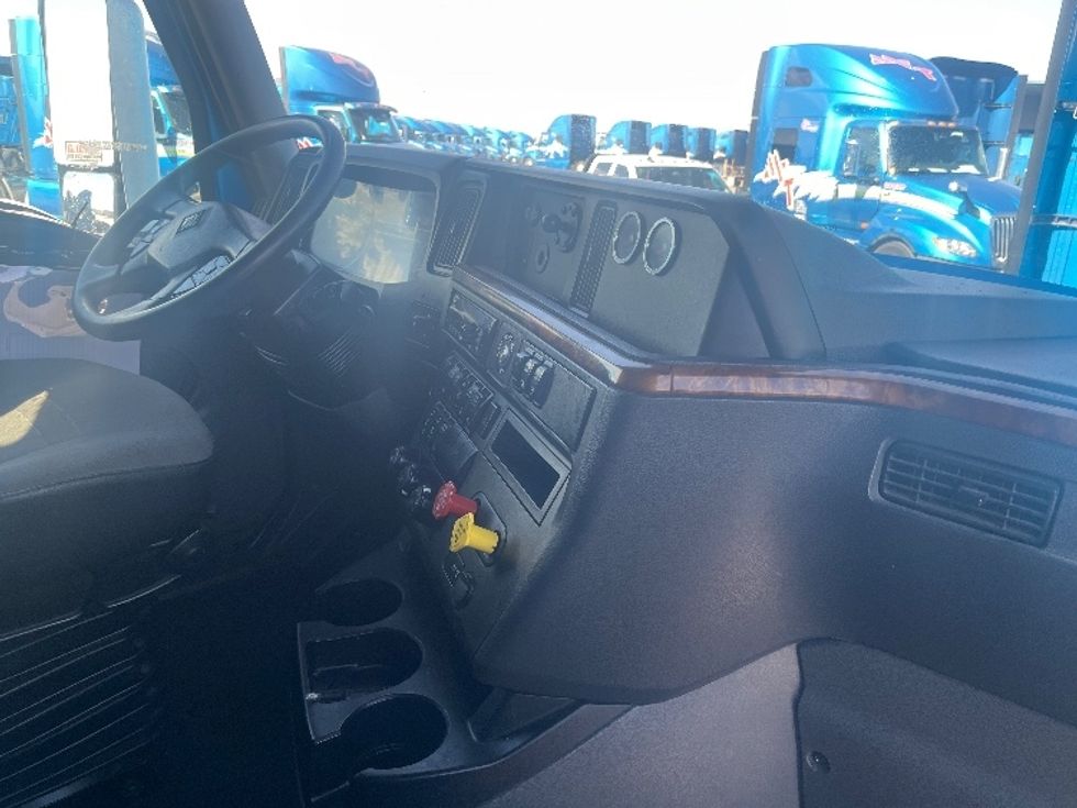 Sleeper Tractor-Heavy Duty Tractors-International-2020-LT625-El Paso-TX-767,188\n\t\tmiles-$ 28,000 - Image 15