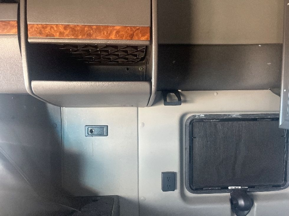 Sleeper Tractor-Heavy Duty Tractors-International-2020-LT625-El Paso-TX-767,188\n\t\tmiles-$ 28,000 - Image 19