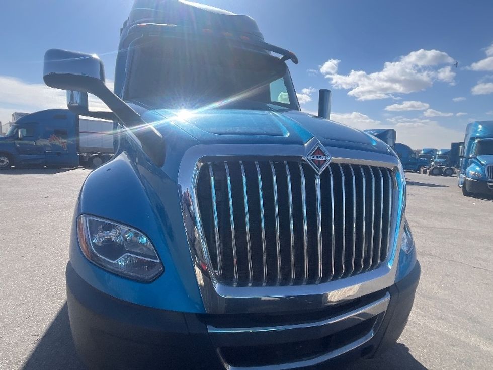 Sleeper Tractor-Heavy Duty Tractors-International-2020-LT625-El Paso-TX-767,188\n\t\tmiles-$ 28,000 - Image 2