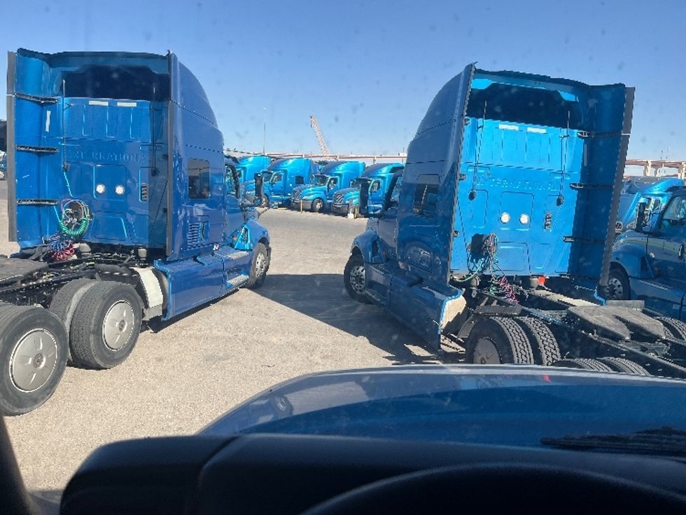 Sleeper Tractor-Heavy Duty Tractors-International-2020-LT625-El Paso-TX-768,253\n\t\tmiles-$ 28,000 - Image 11
