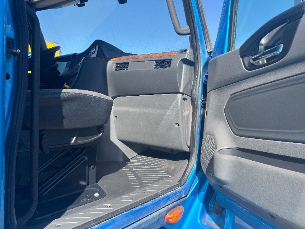 Sleeper Tractor-Heavy Duty Tractors-International-2020-LT625-El Paso-TX-768,253\n\t\tmiles-$ 28,000 - Image 13