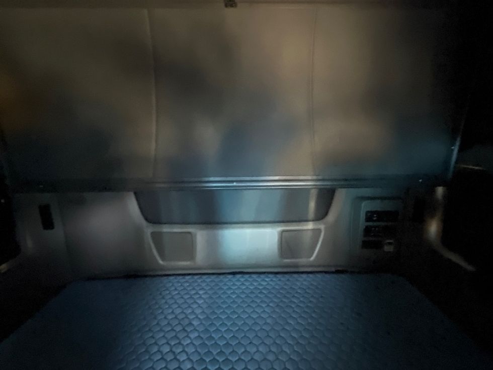 Sleeper Tractor-Heavy Duty Tractors-International-2020-LT625-El Paso-TX-768,253\n\t\tmiles-$ 28,000 - Image 16