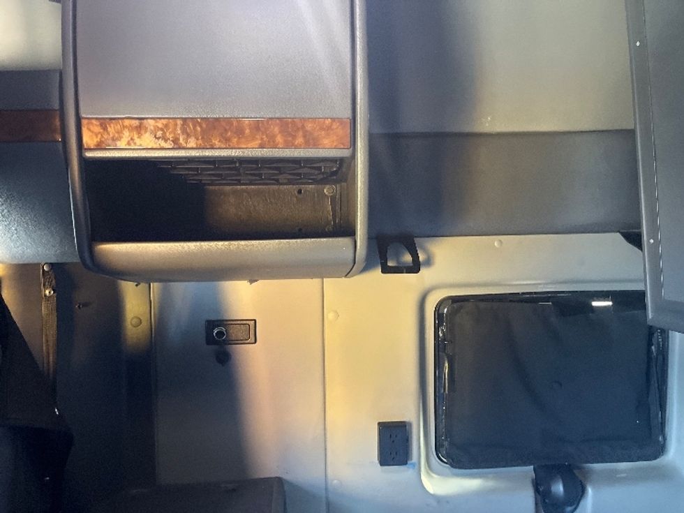 Sleeper Tractor-Heavy Duty Tractors-International-2020-LT625-El Paso-TX-768,253\n\t\tmiles-$ 28,000 - Image 19