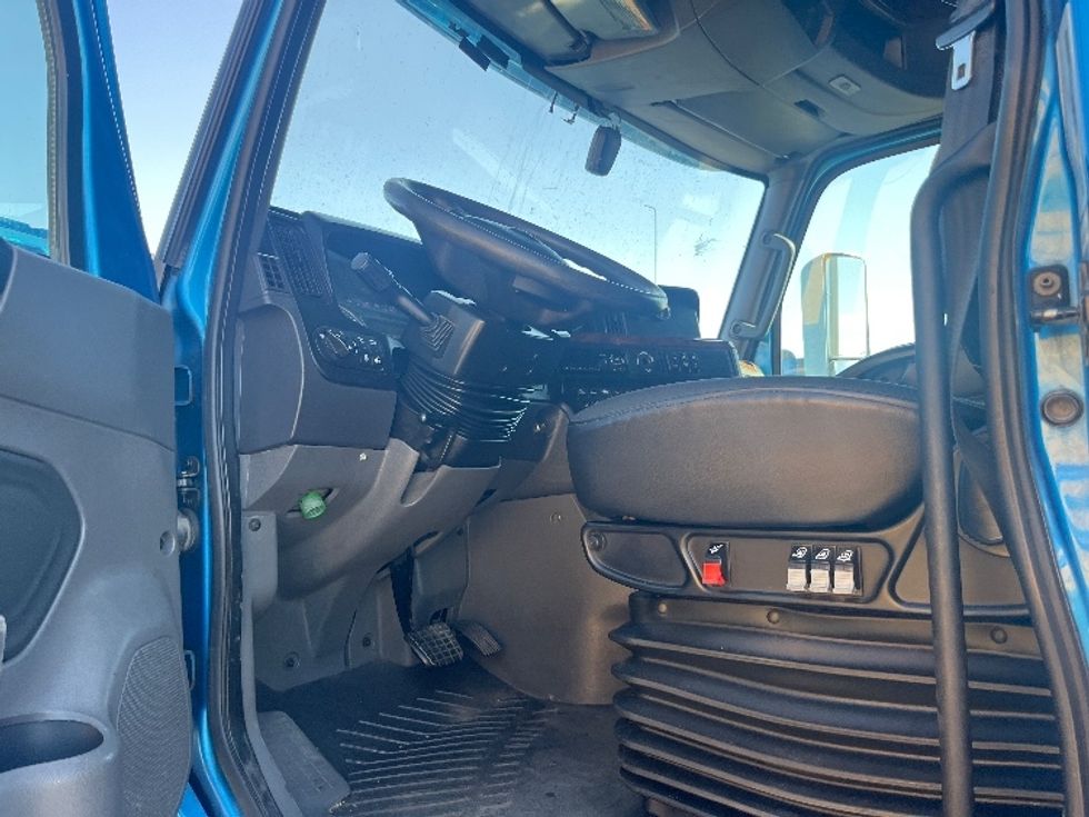 Sleeper Tractor-Heavy Duty Tractors-International-2020-LT625-El Paso-TX-768,253\n\t\tmiles-$ 28,000 - Image 9