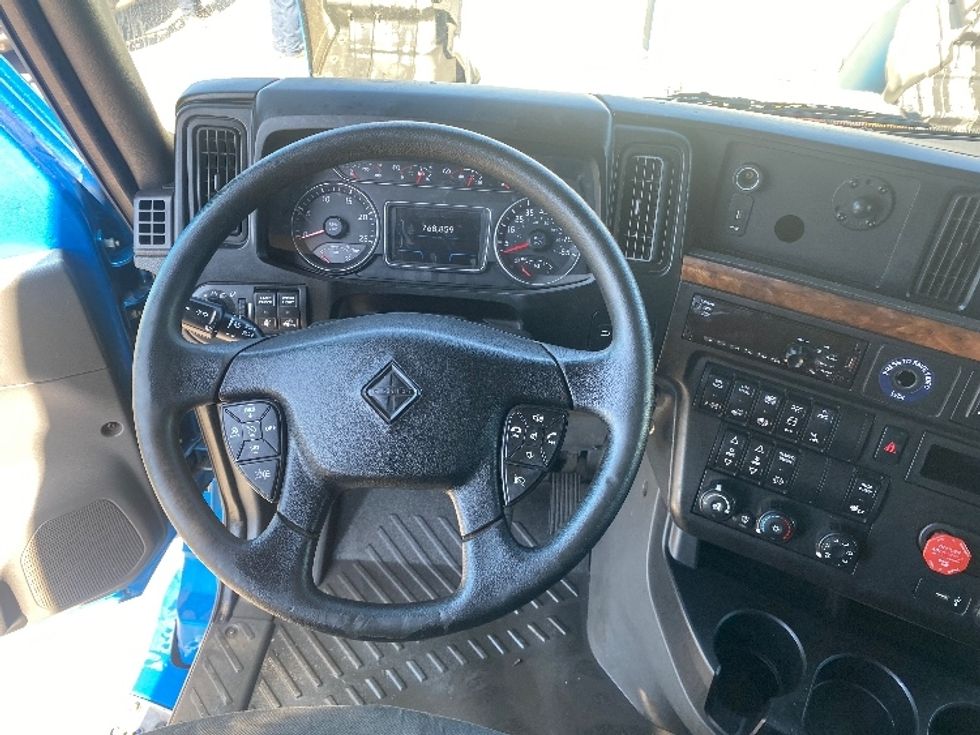 2020 International LT625 LT photo 10
