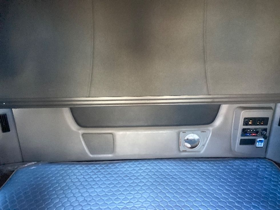2020 International LT625 LT photo 15