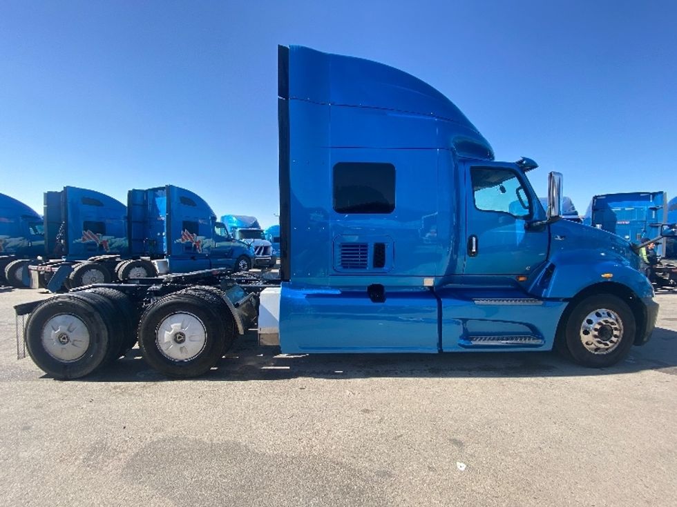 2020 International LT625 LT photo 7