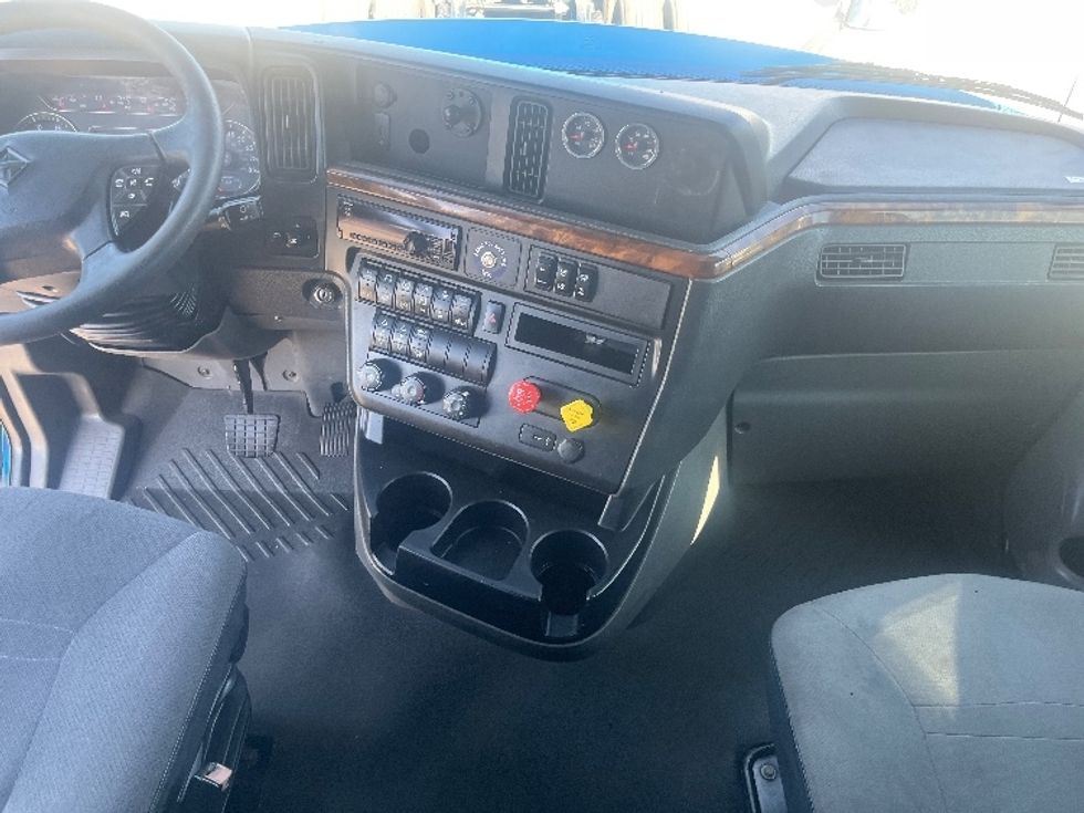 Sleeper Tractor-Heavy Duty Tractors-International-2020-LT625-El Paso-TX-769,322\n\t\tmiles-$ 28,000 - Image 12