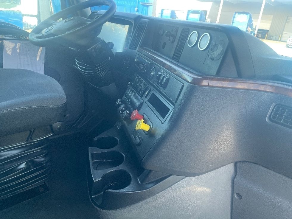 Sleeper Tractor-Heavy Duty Tractors-International-2020-LT625-El Paso-TX-769,322\n\t\tmiles-$ 28,000 - Image 15