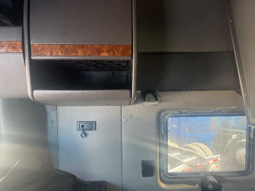 Sleeper Tractor-Heavy Duty Tractors-International-2020-LT625-El Paso-TX-769,322\n\t\tmiles-$ 28,000 - Image 19