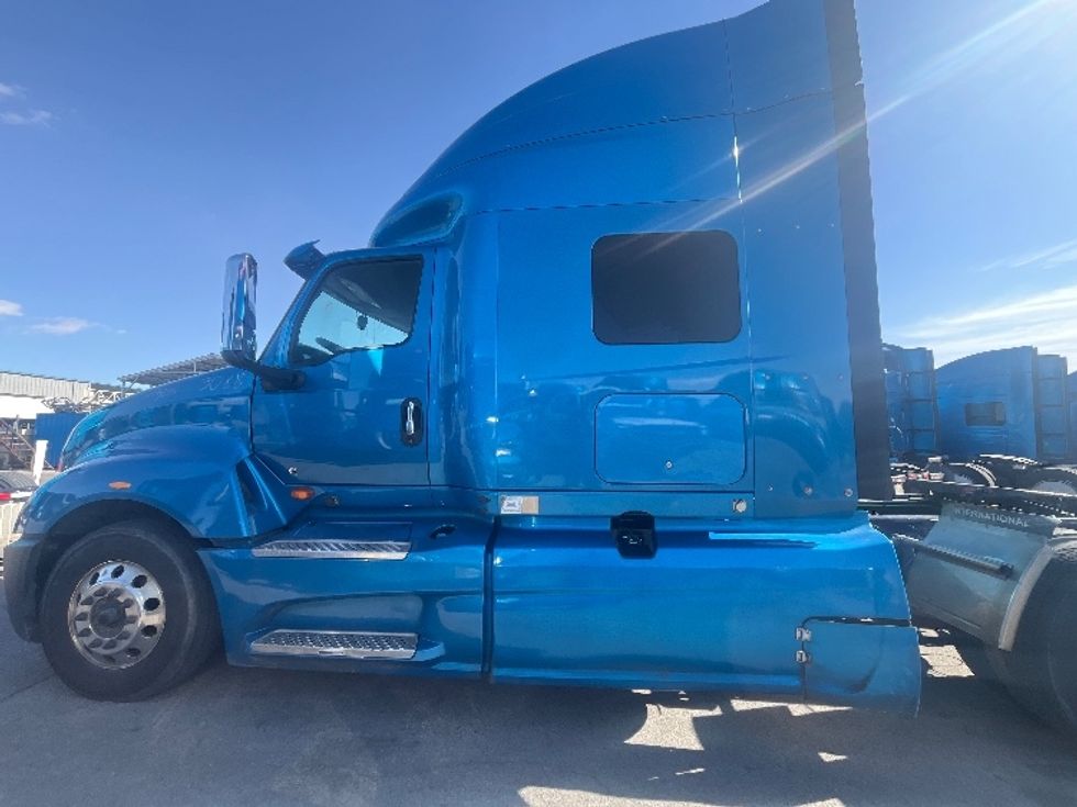 Sleeper Tractor-Heavy Duty Tractors-International-2020-LT625-El Paso-TX-769,322\n\t\tmiles-$ 28,000 - Image 4