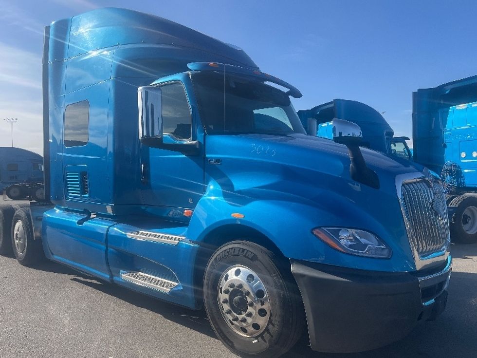 Sleeper Tractor-Heavy Duty Tractors-International-2020-LT625-El Paso-TX-771,024\n\t\tmiles-$ 28,000 - Image 1