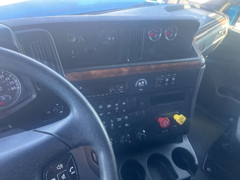 Sleeper Tractor-Heavy Duty Tractors-International-2020-LT625-El Paso-TX-771,024\n\t\tmiles-$ 28,000 - Image 10