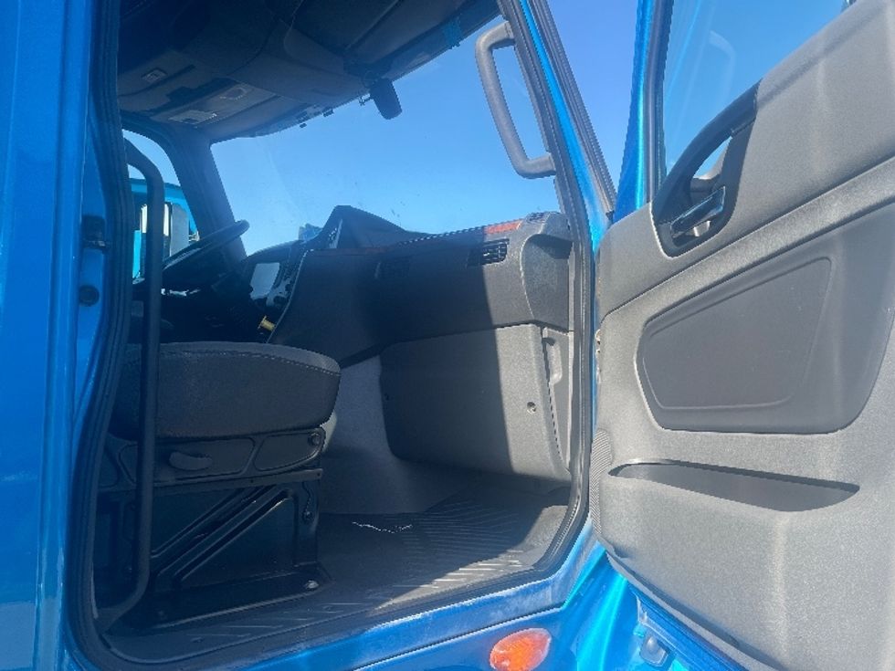 Sleeper Tractor-Heavy Duty Tractors-International-2020-LT625-El Paso-TX-771,024\n\t\tmiles-$ 28,000 - Image 13