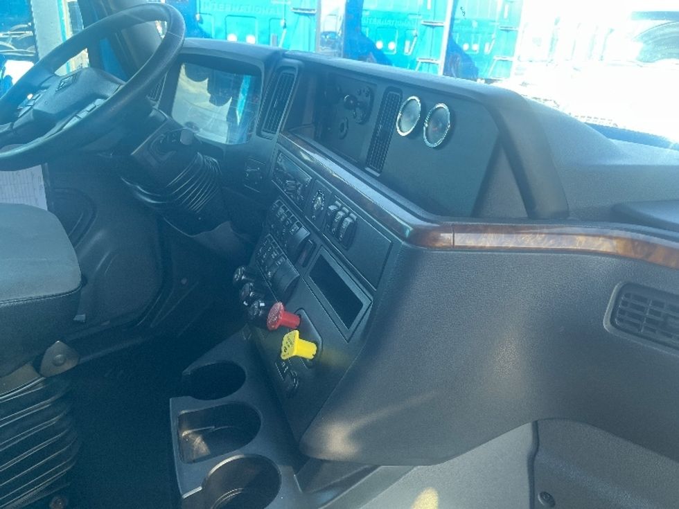 Sleeper Tractor-Heavy Duty Tractors-International-2020-LT625-El Paso-TX-771,024\n\t\tmiles-$ 28,000 - Image 15