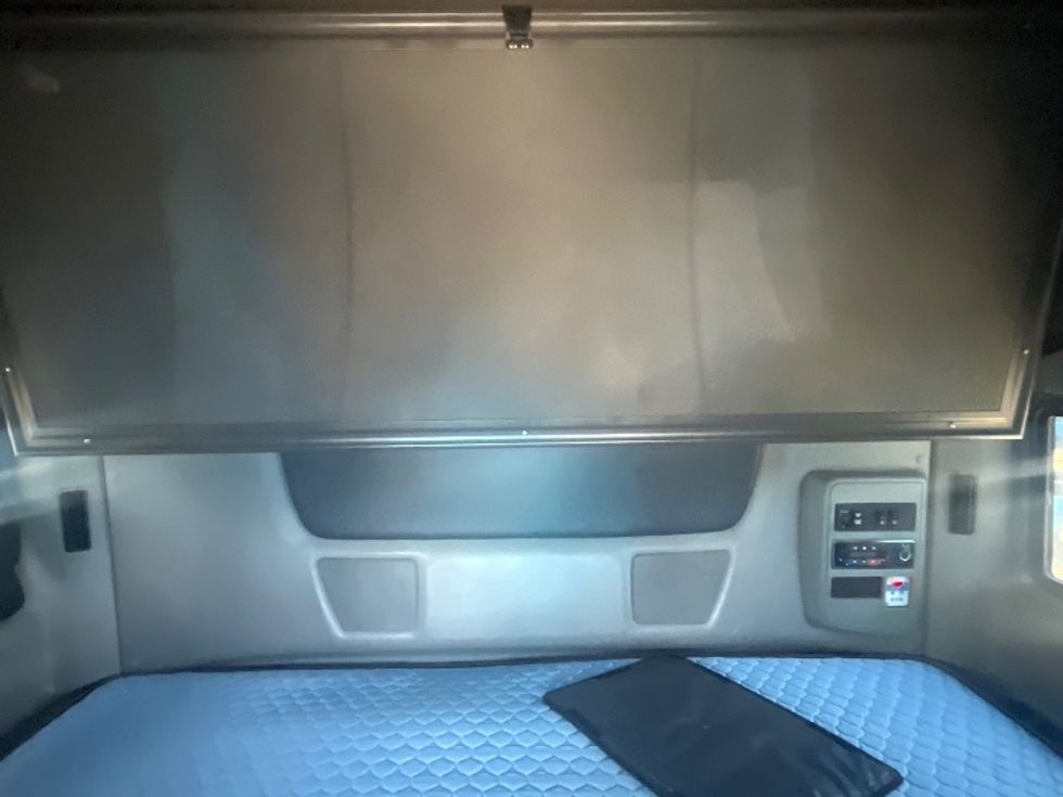 Sleeper Tractor-Heavy Duty Tractors-International-2020-LT625-El Paso-TX-771,024\n\t\tmiles-$ 28,000 - Image 16