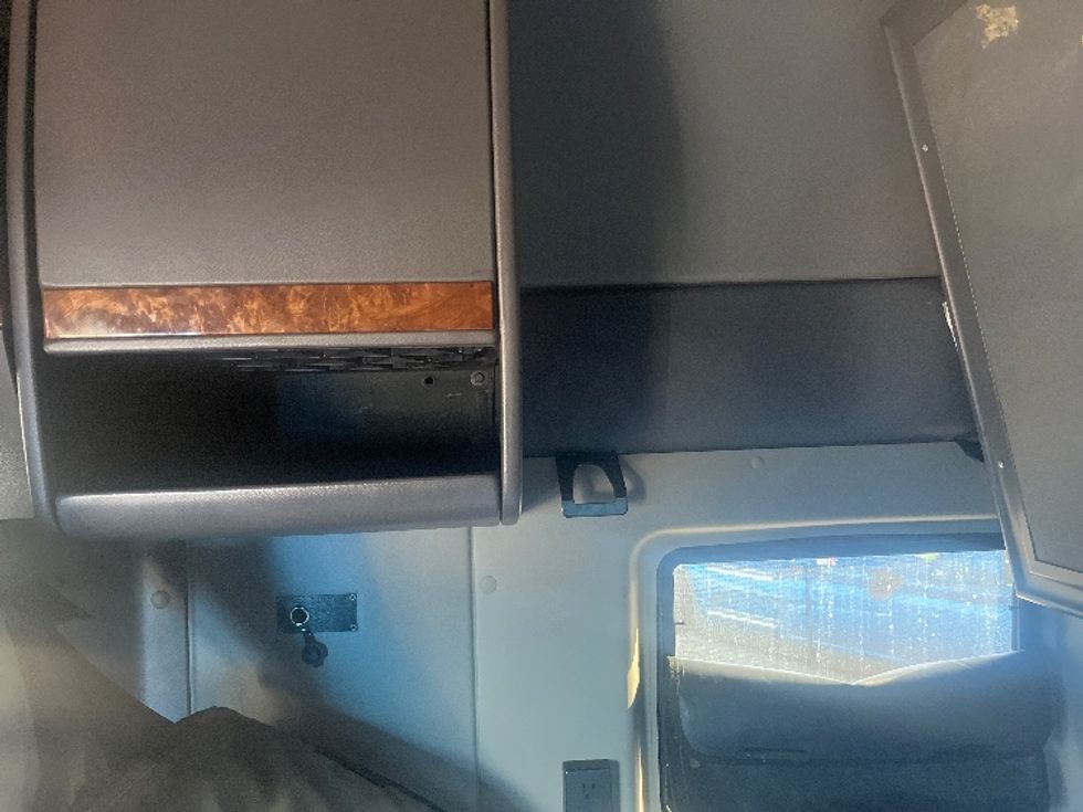 Sleeper Tractor-Heavy Duty Tractors-International-2020-LT625-El Paso-TX-771,024\n\t\tmiles-$ 28,000 - Image 19