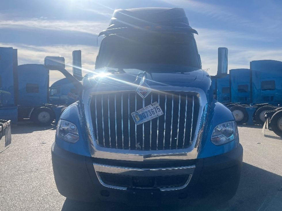 Sleeper Tractor-Heavy Duty Tractors-International-2020-LT625-El Paso-TX-771,024\n\t\tmiles-$ 28,000 - Image 2