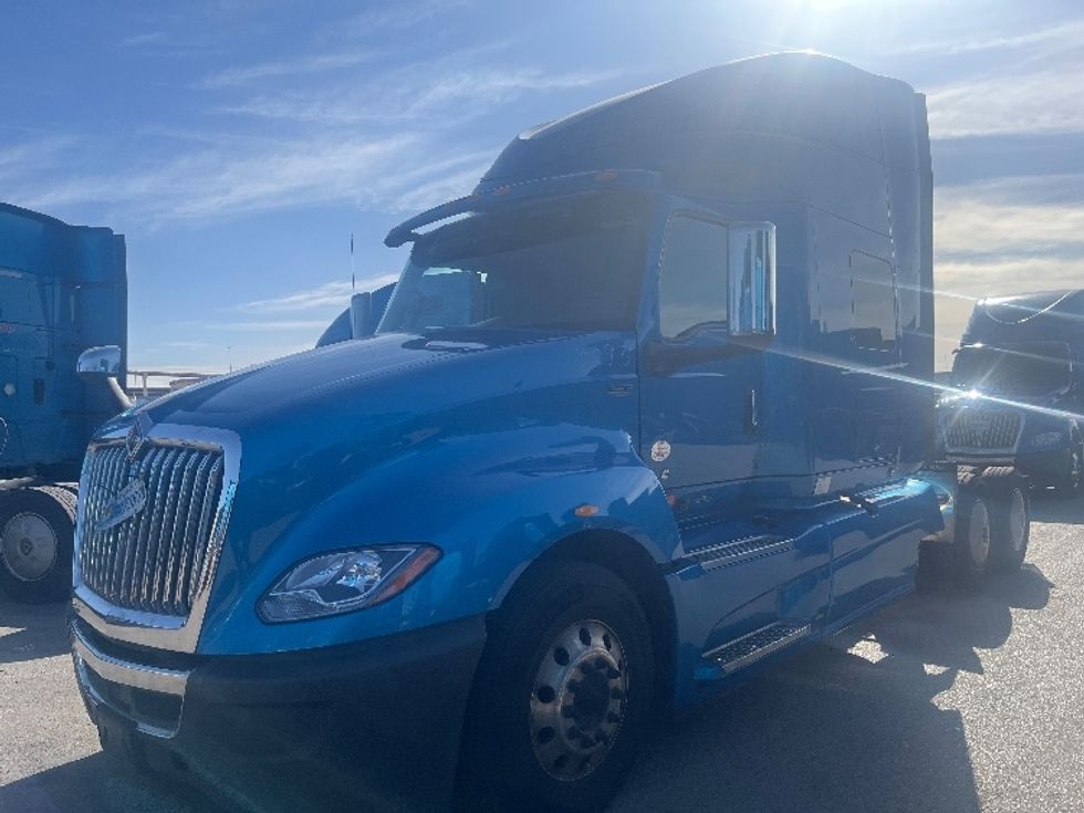 Sleeper Tractor-Heavy Duty Tractors-International-2020-LT625-El Paso-TX-771,024\n\t\tmiles-$ 28,000 - Image 3