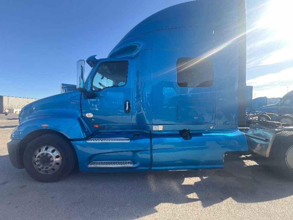 Sleeper Tractor-Heavy Duty Tractors-International-2020-LT625-El Paso-TX-771,024\n\t\tmiles-$ 28,000 - Image 4