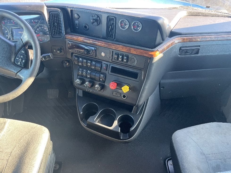 Sleeper Tractor-Heavy Duty Tractors-International-2020-LT625-El Paso-TX-771,123\n\t\tmiles-$ 28,000 - Image 12
